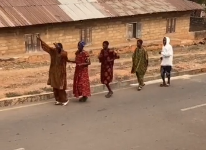 Dj Tweet – Bola Beat