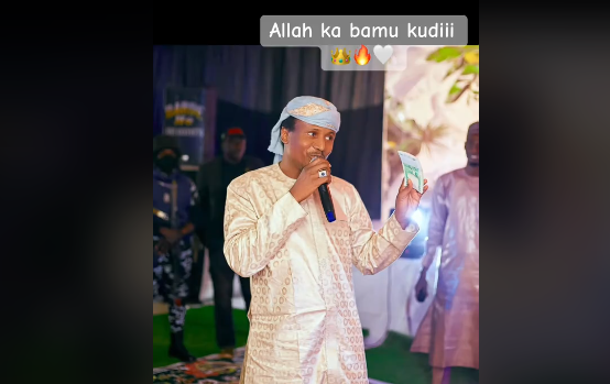 Sarkin Waka - Allah Ka Bamu Kudi